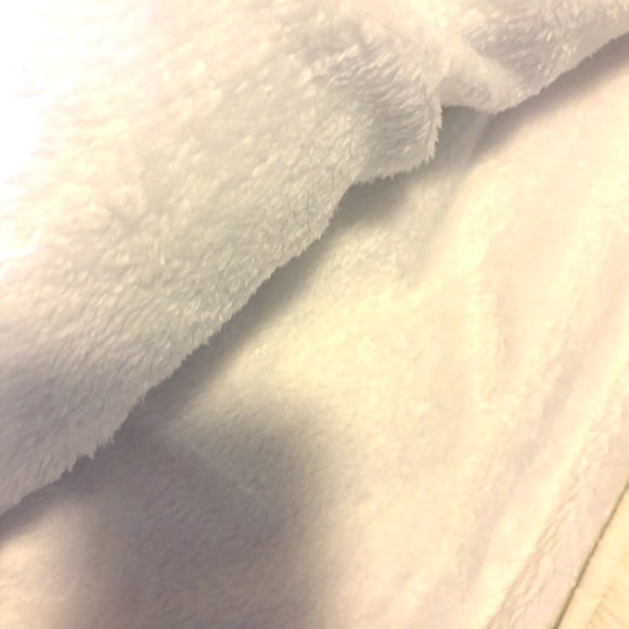 Grip & Co (sold by Simons) oversized white wavy topstitching quilted coat NWT - Picture 8 of 13